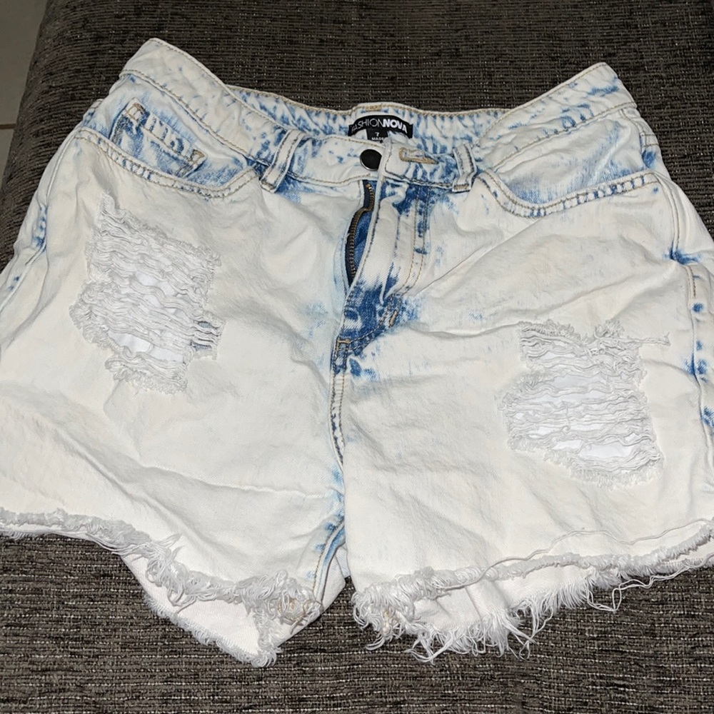 Fashion nova shorts never worn